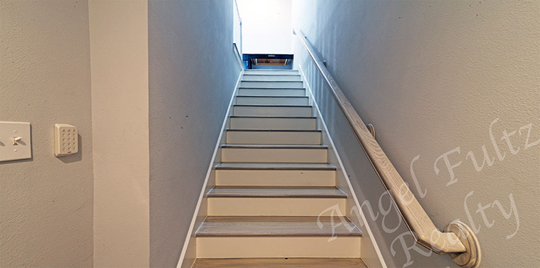 Walkable Heights Townhouse 8